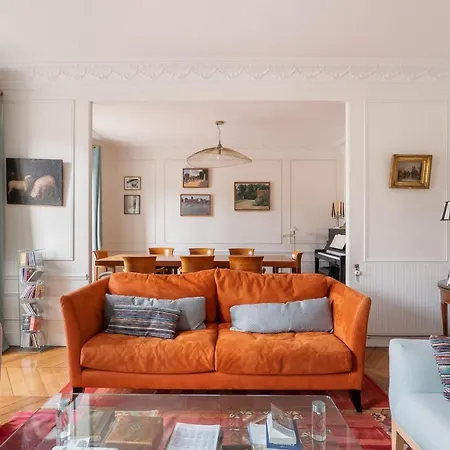 Veeve - A Russet Route To The Eiffel Tower Appartement
