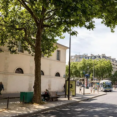 Veeve - A Russet Route To The Eiffel Tower